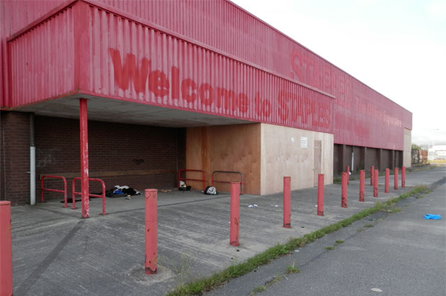 Redevelopment of existing site to create new retail facilities 4